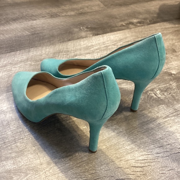 Gorgeous Teal Heels - lightly used - Picture 4 of 4